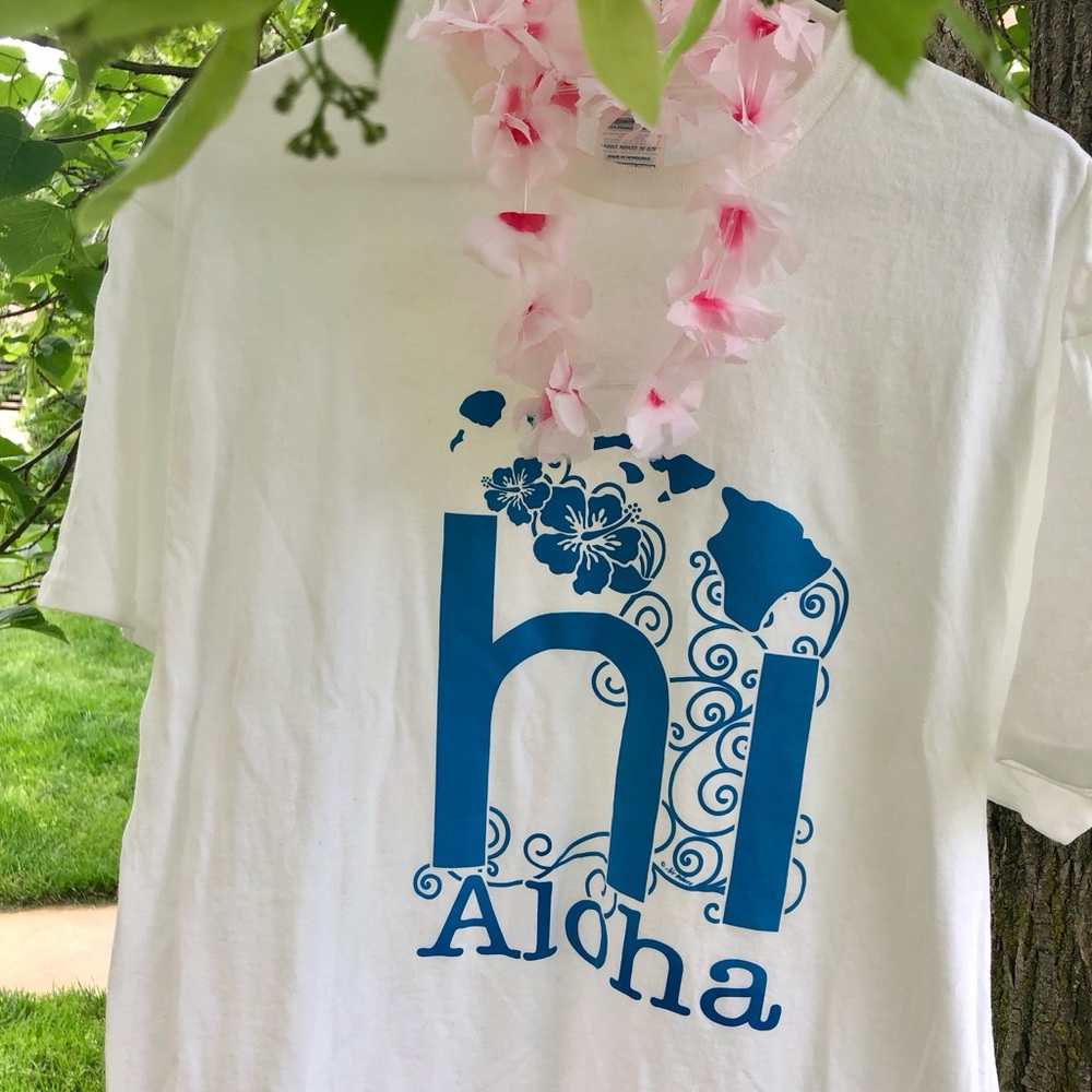 ALOHA Hawaiian Graphic Tee